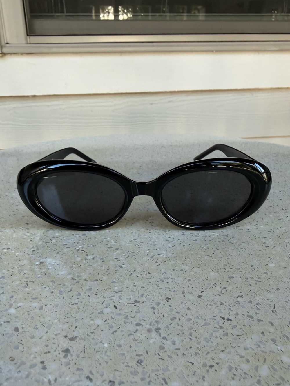 Black Oval Women's Sunglasses - Classic Style